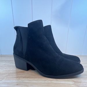 WILD DIVA pull on zip up booties size 7‎